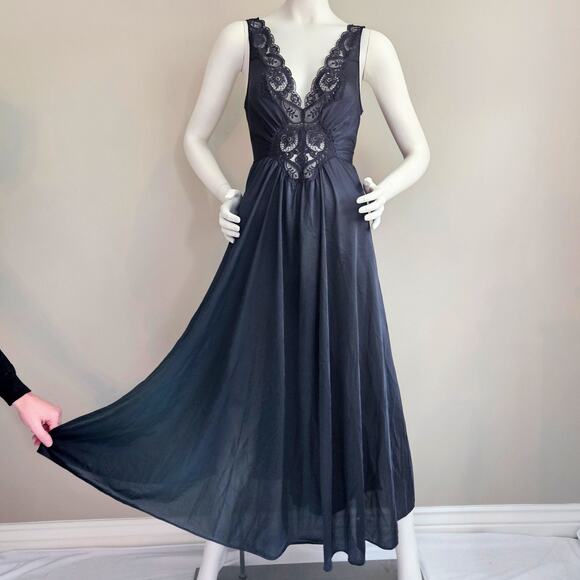 VTG Olga Nightgown Full Sweep Plunge Neck Maxi Stretch Plus 2XL 98280 Black Sexy - Picture 1 of 11